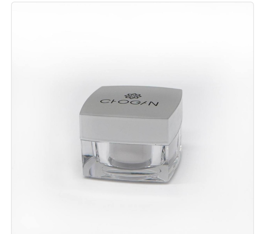 SMOOTHING FACE PRIMER 15 ML - 36,00 EURA 